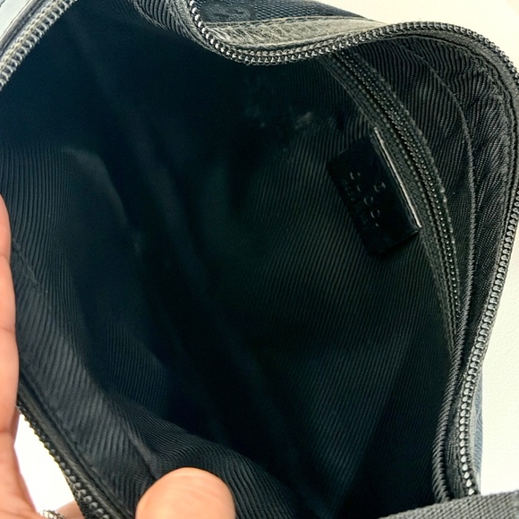 Authentic Gucci GG Black Canvas Messenger Crossbody Bag with Gold Hardware - Picture 11 of 11